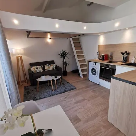 Appartement 10. Charmant Studio Proche Gare Et Centre